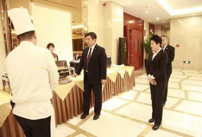 商丘維景國際大酒店圓滿完成市人大五屆二次會議接待與餐飲管理任務